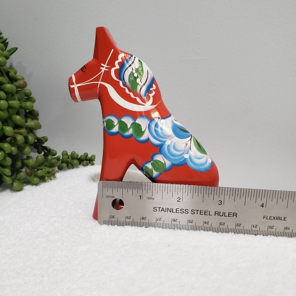 Sitting Red Swedish Dala Horse - UNIQUE Carved Wooden - Picture 5 of 6